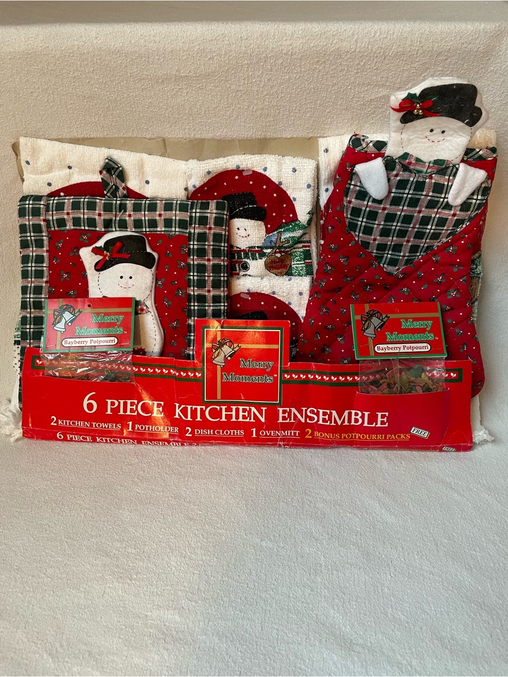 6-Piece Red Snowman Kitchen Ensemble, Towel, Potholder, Cloths, Ovenmitt